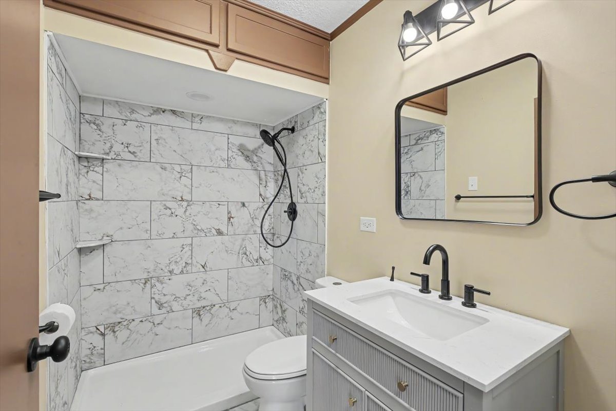 2 Walton Place, Normal, IL 61761