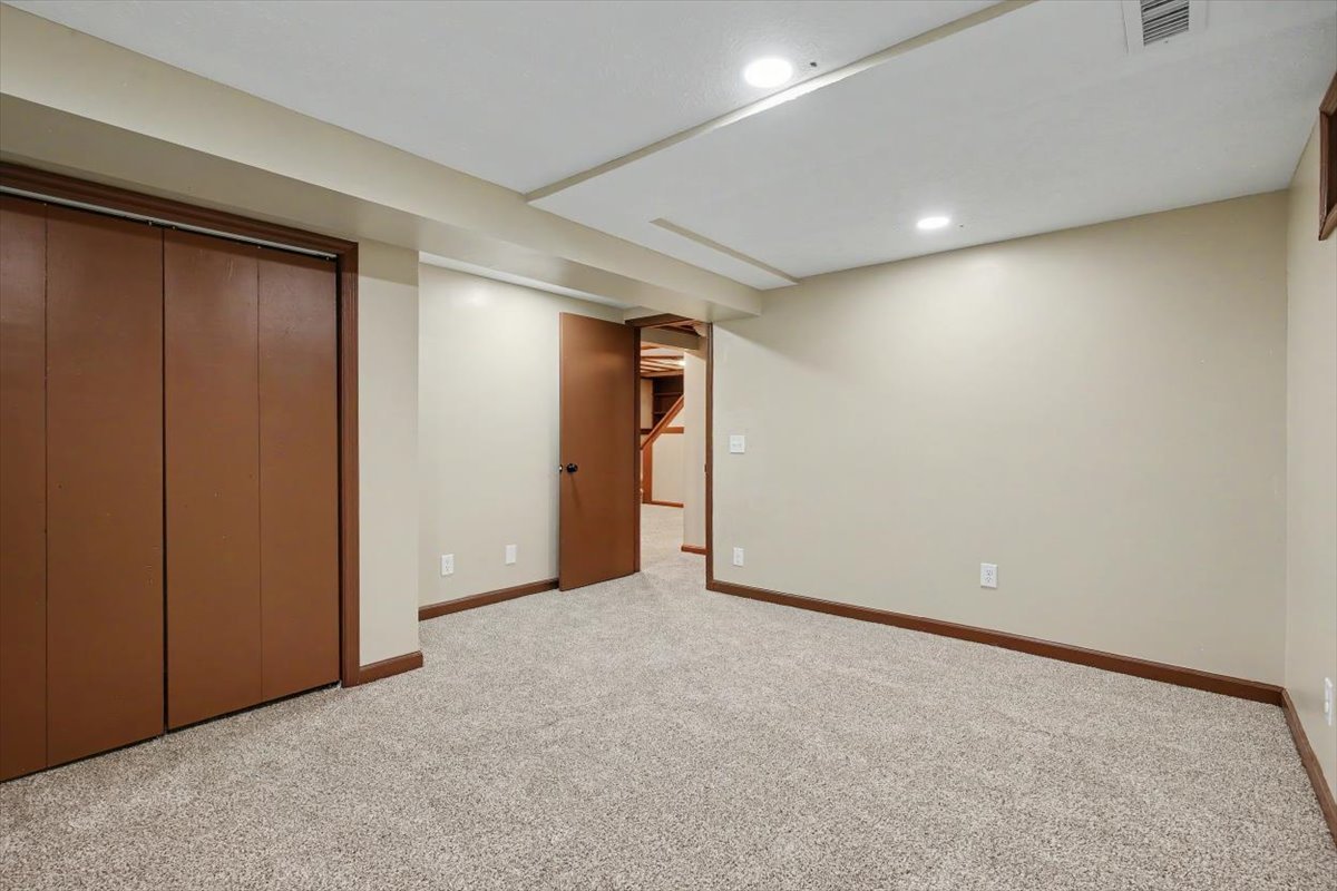 2 Walton Place, Normal, IL 61761