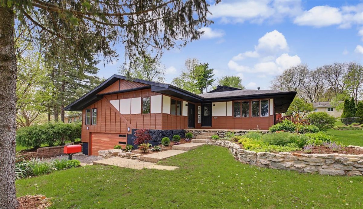 2 Walton Place, Normal, IL 61761