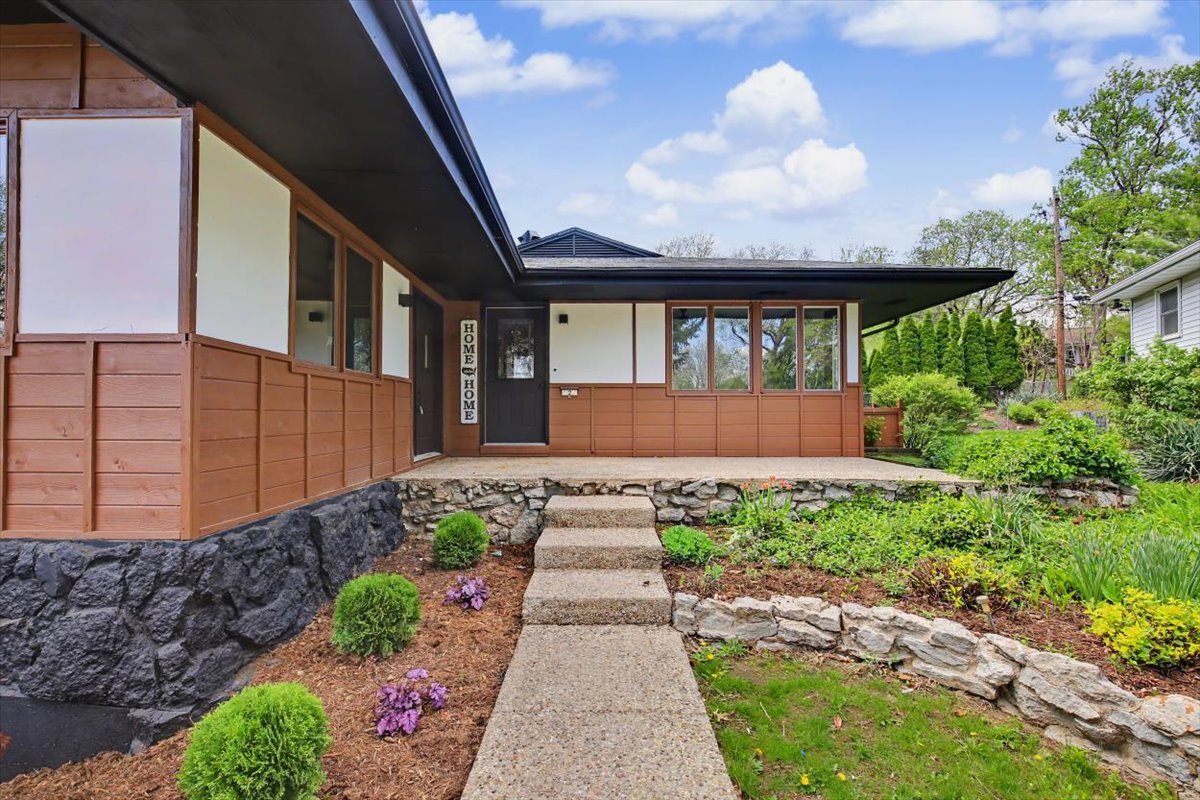 2 Walton Place, Normal, IL 61761