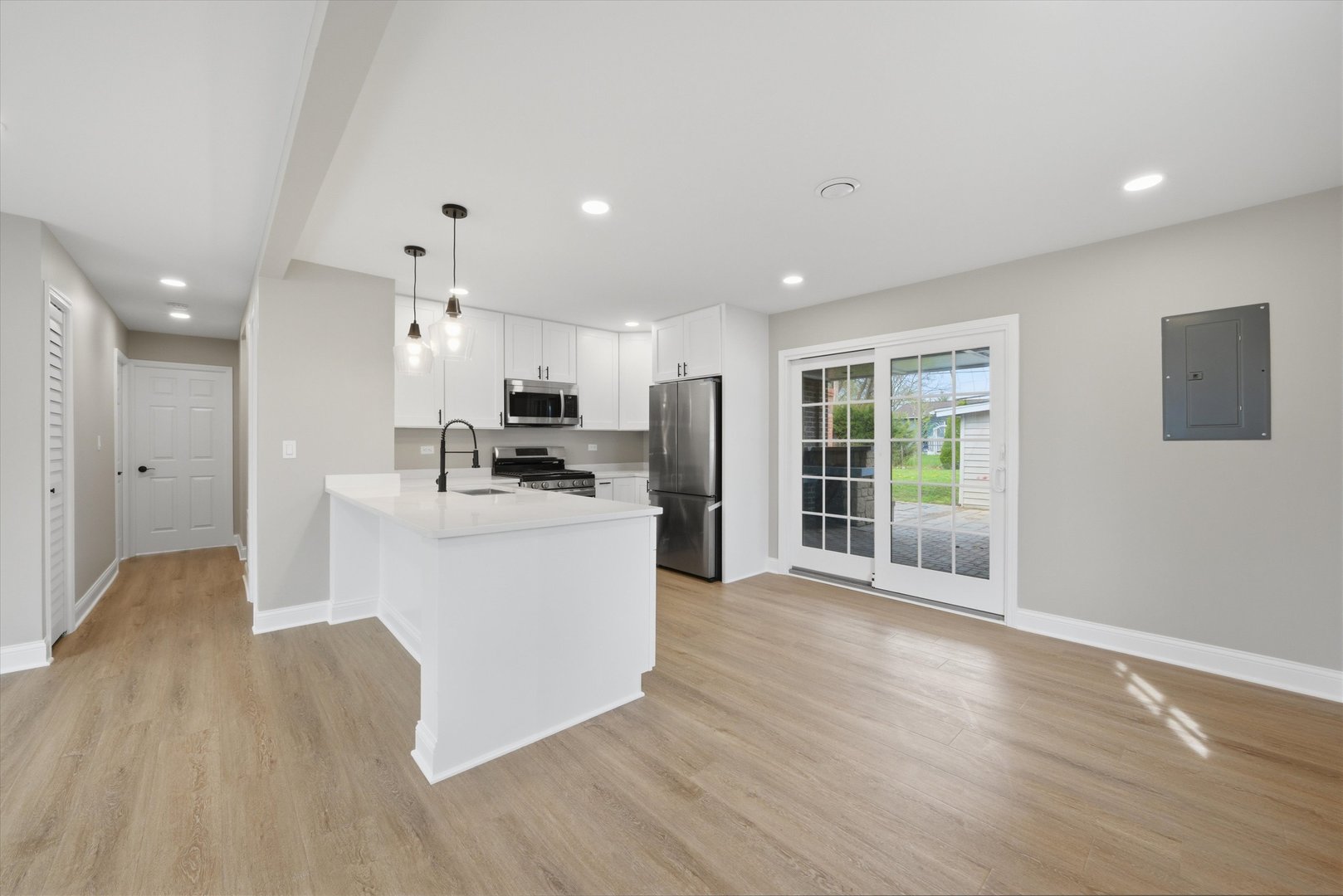 327 Fremont Avenue, Romeoville, IL 60446