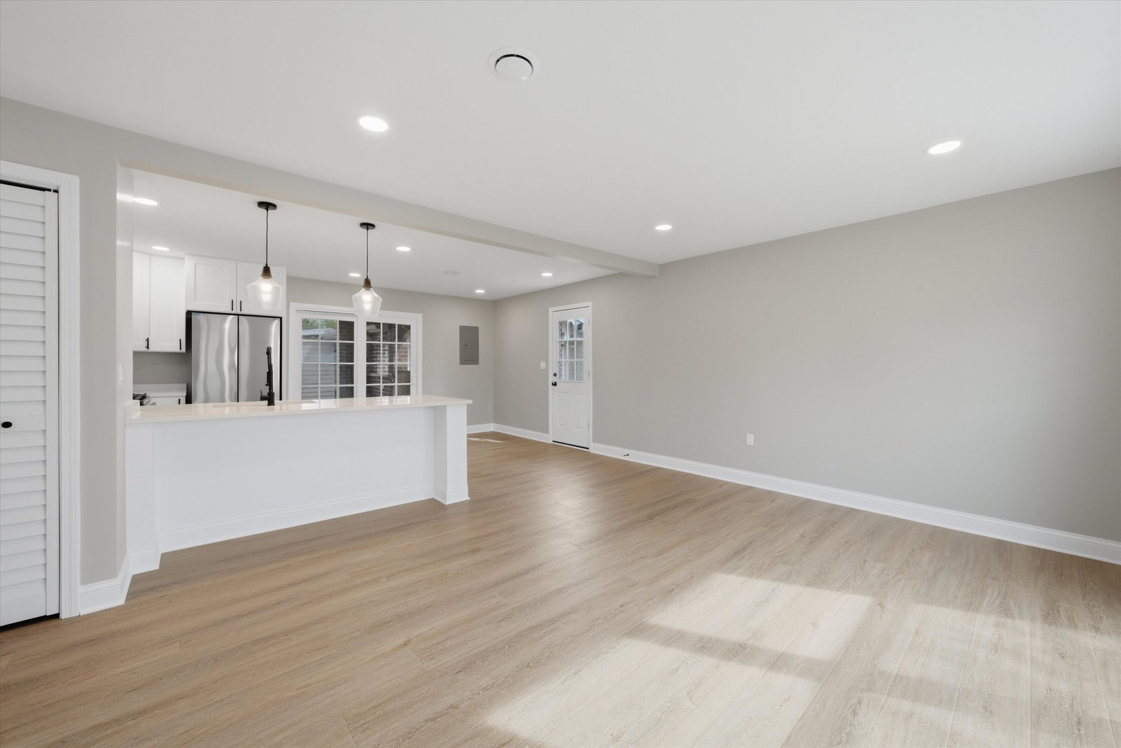 327 Fremont Avenue, Romeoville, IL 60446