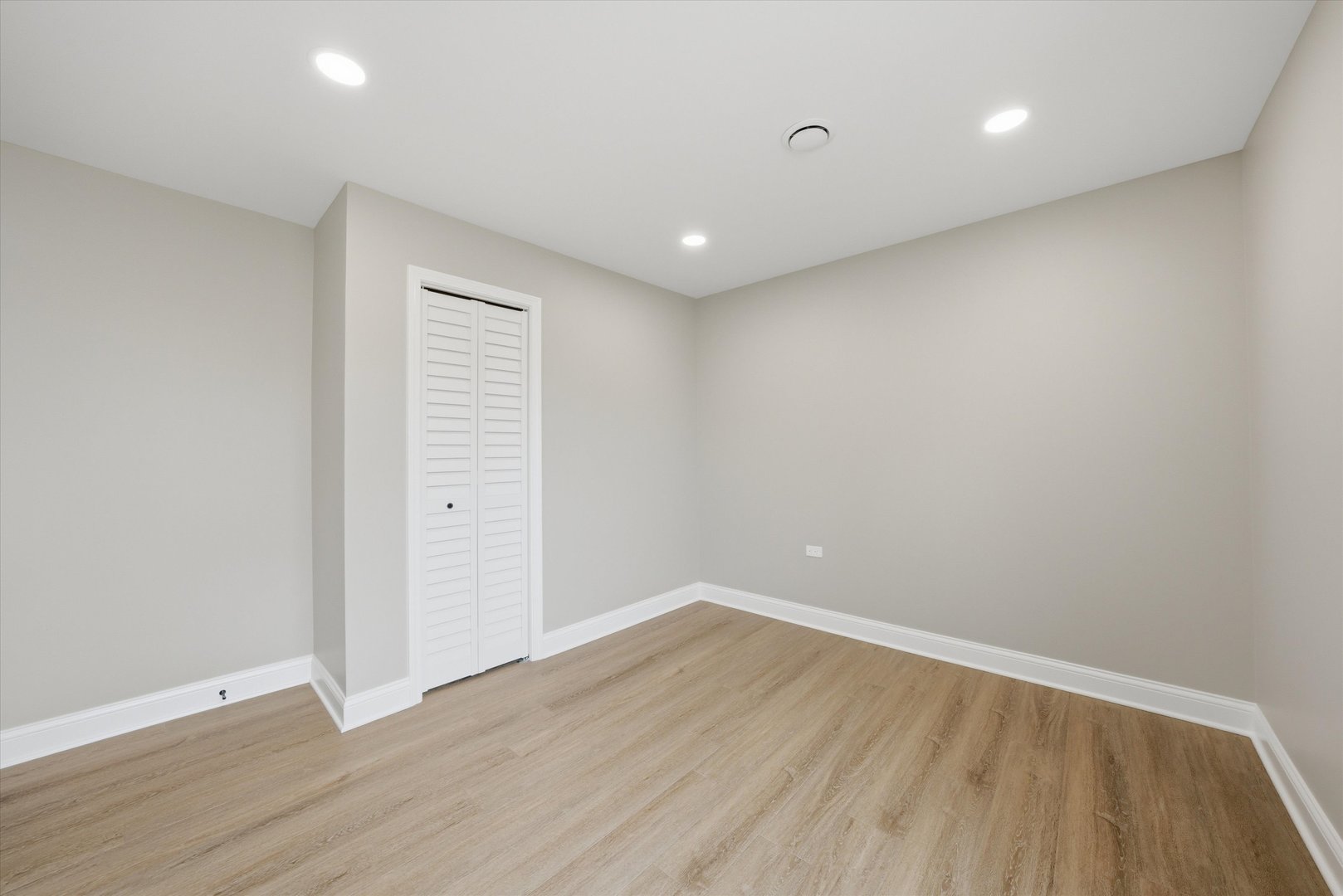 327 Fremont Avenue, Romeoville, IL 60446