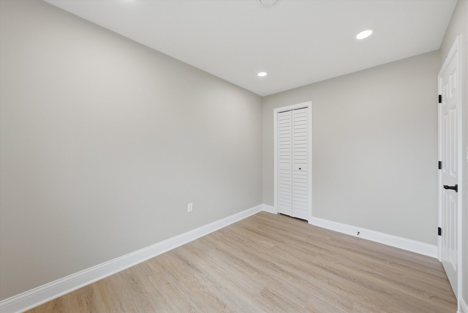 327 Fremont Avenue, Romeoville, IL 60446