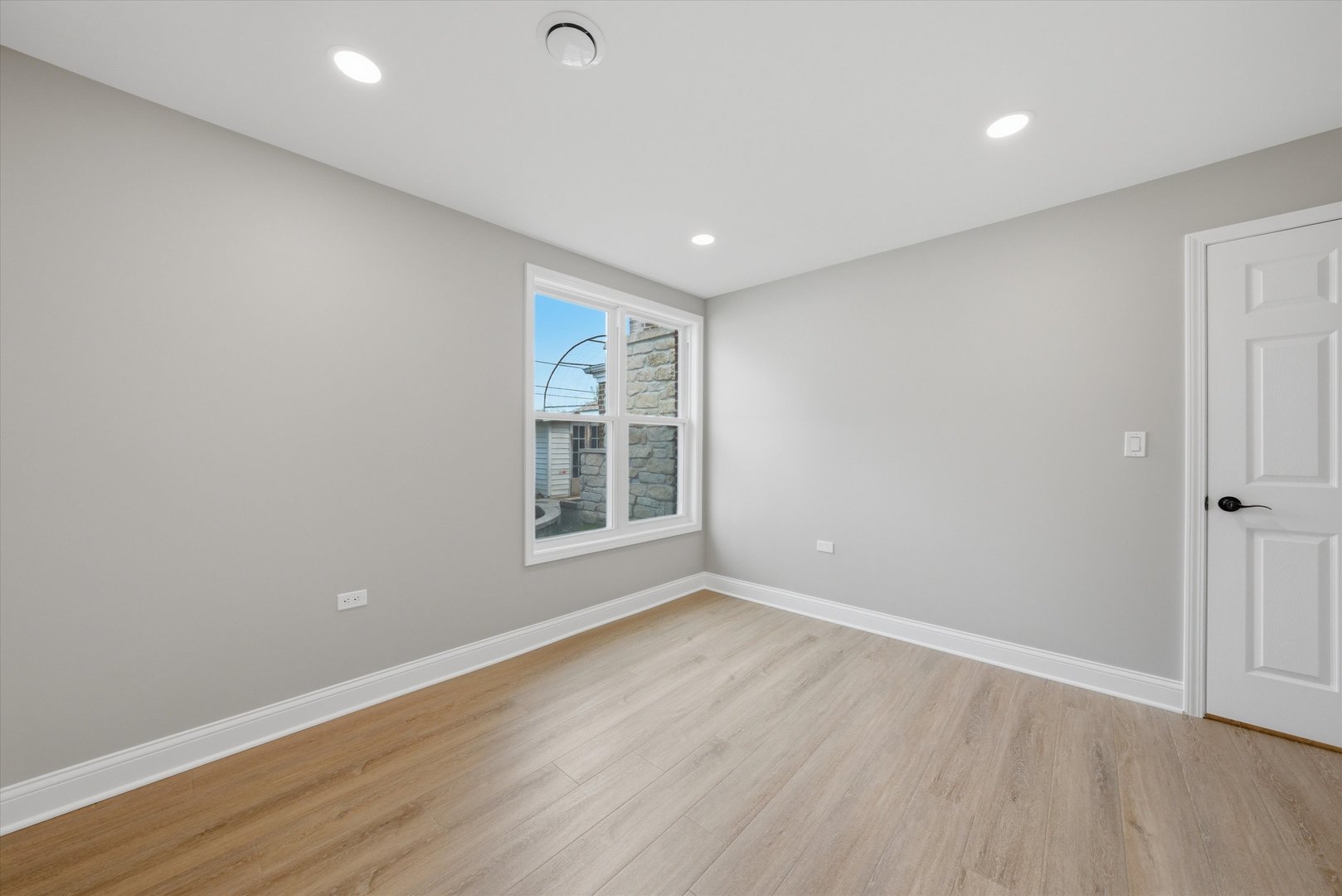 327 Fremont Avenue, Romeoville, IL 60446