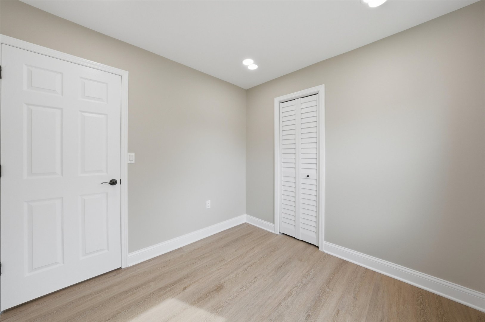 327 Fremont Avenue, Romeoville, IL 60446