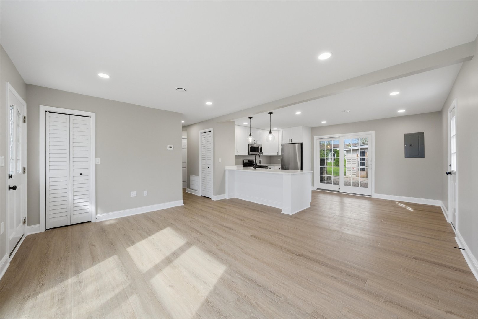 327 Fremont Avenue, Romeoville, IL 60446