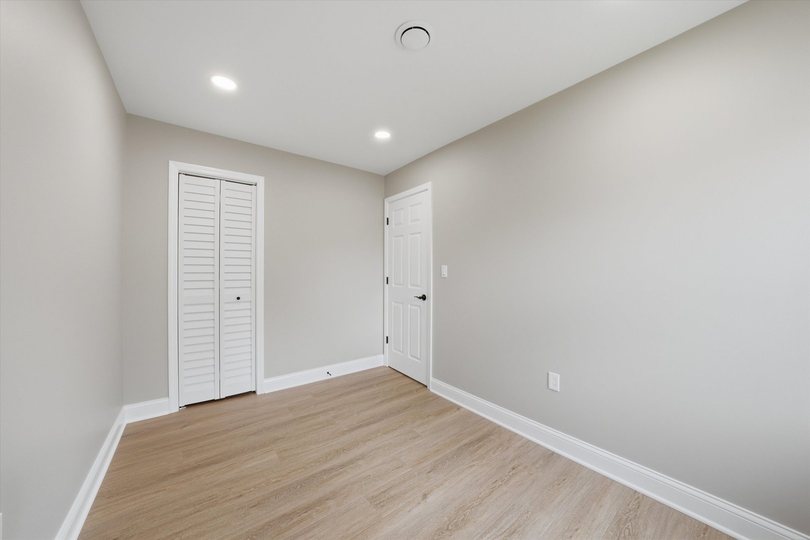 327 Fremont Avenue, Romeoville, IL 60446