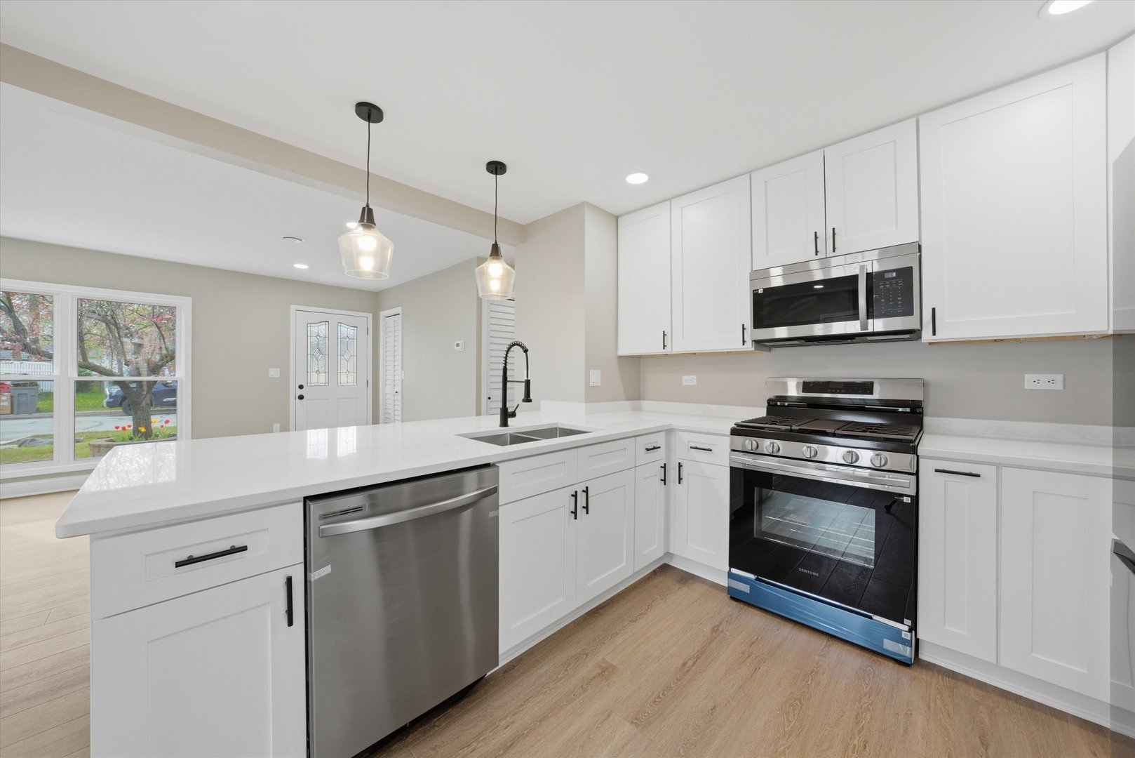 327 Fremont Avenue, Romeoville, IL 60446