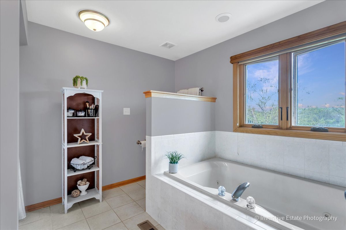 18749 Jacob Drive, Mokena, IL 60448