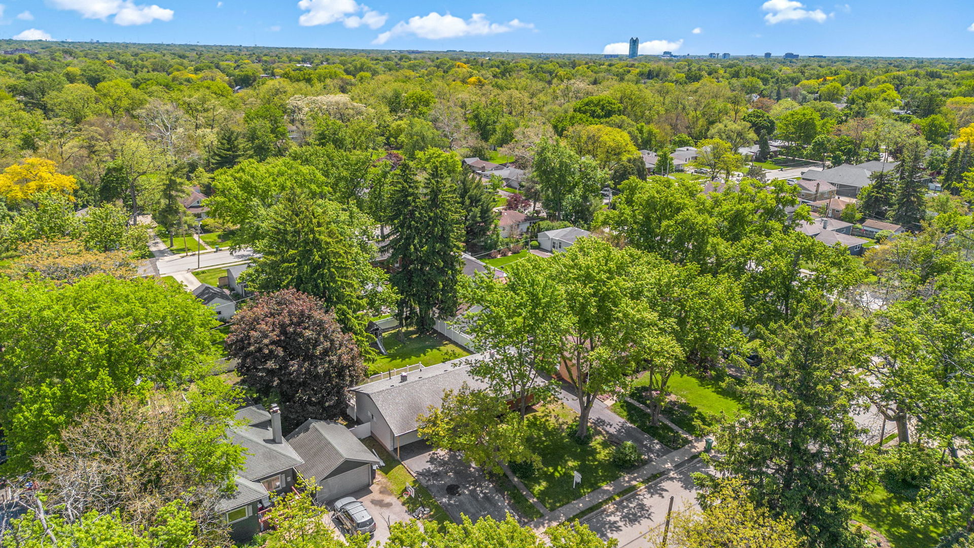 75 S 2nd Avenue, Lombard, IL 60148
