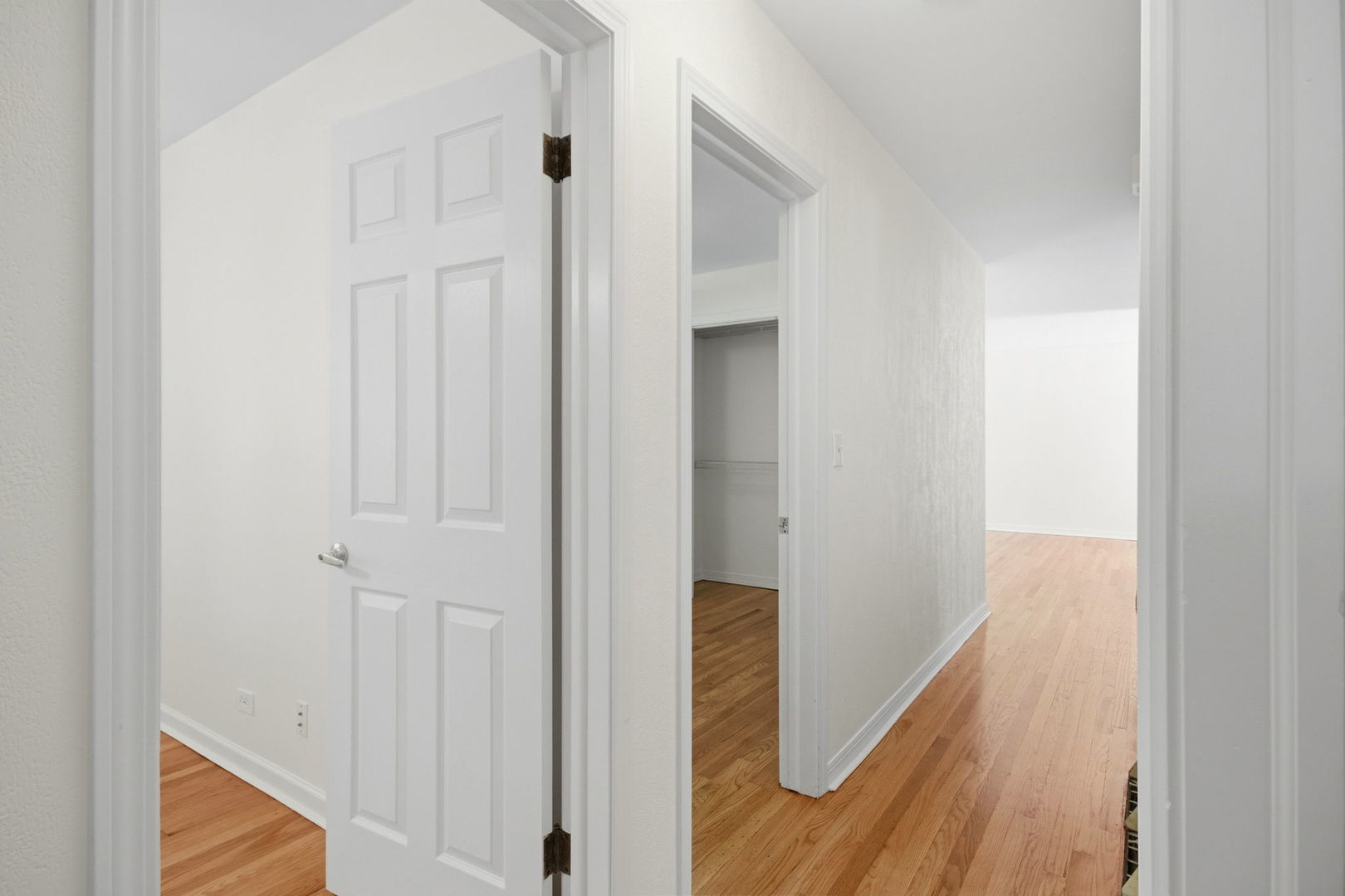 75 S 2nd Avenue, Lombard, IL 60148