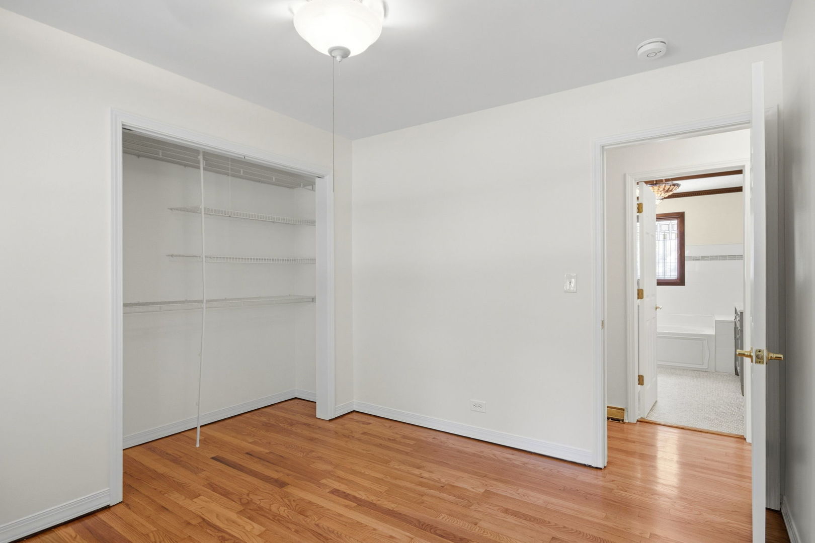 75 S 2nd Avenue, Lombard, IL 60148