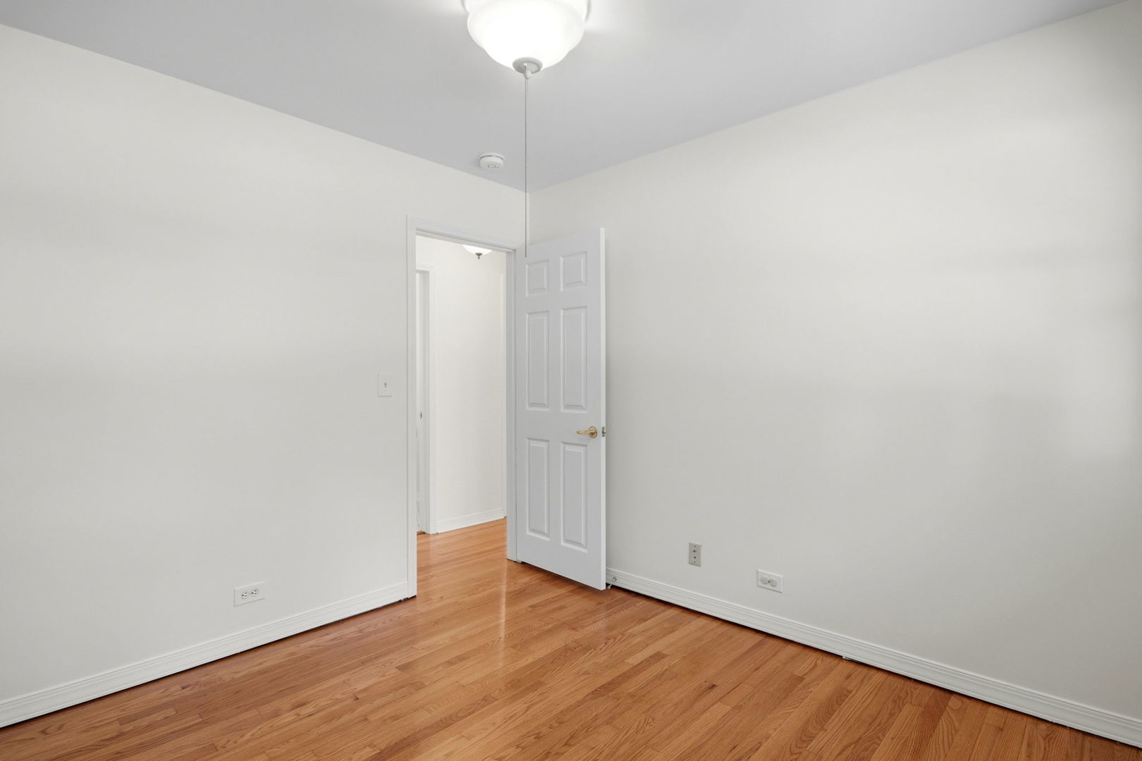 75 S 2nd Avenue, Lombard, IL 60148