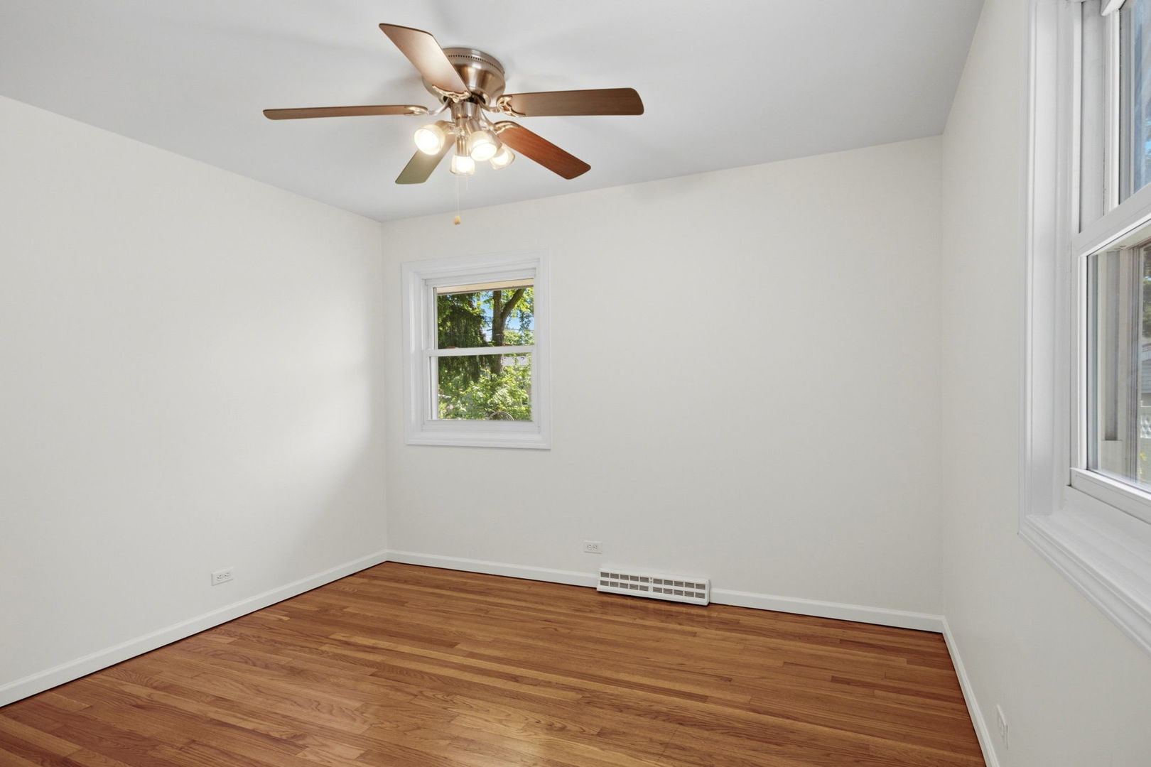75 S 2nd Avenue, Lombard, IL 60148