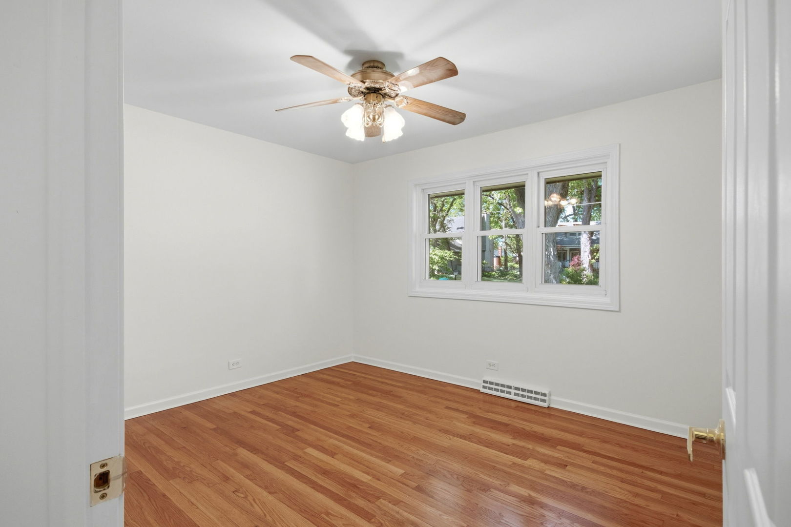 75 S 2nd Avenue, Lombard, IL 60148
