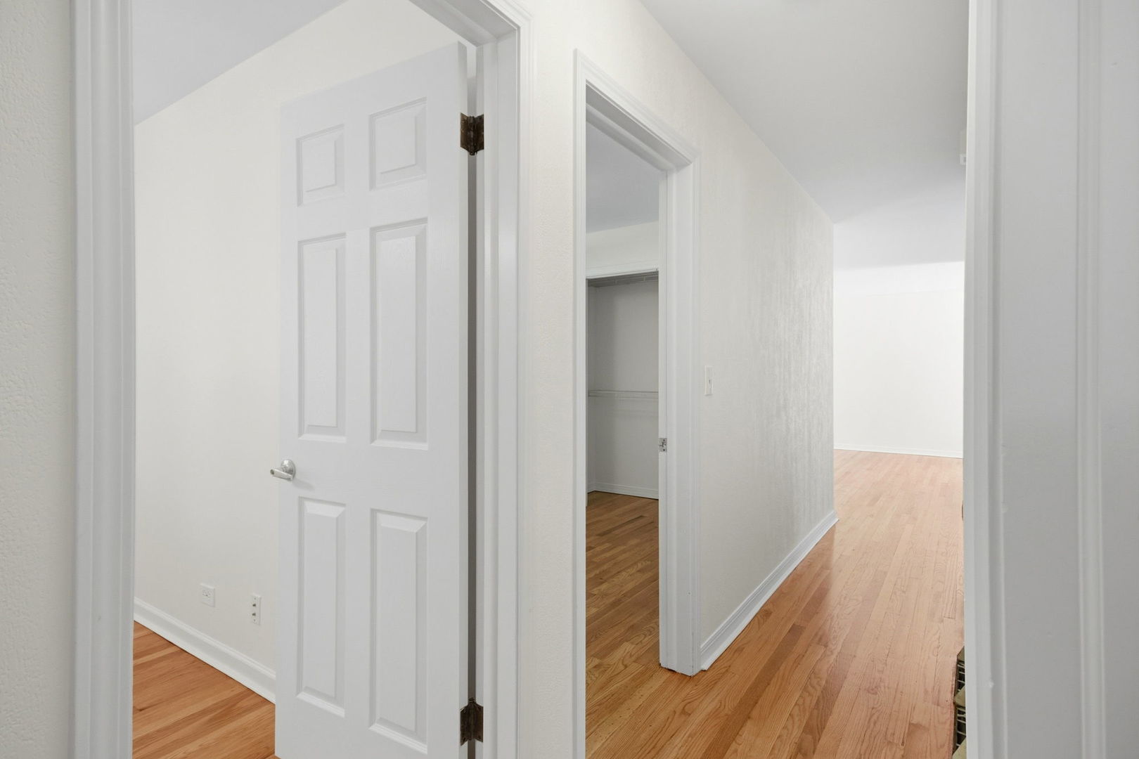 75 S 2nd Avenue, Lombard, IL 60148