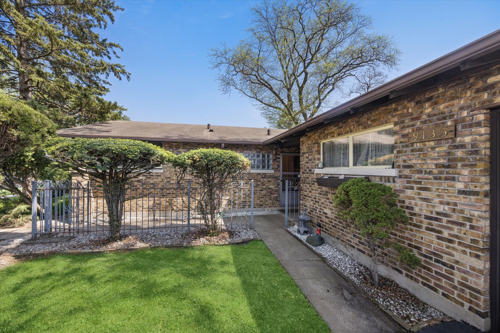 Brookfield, IL 60513