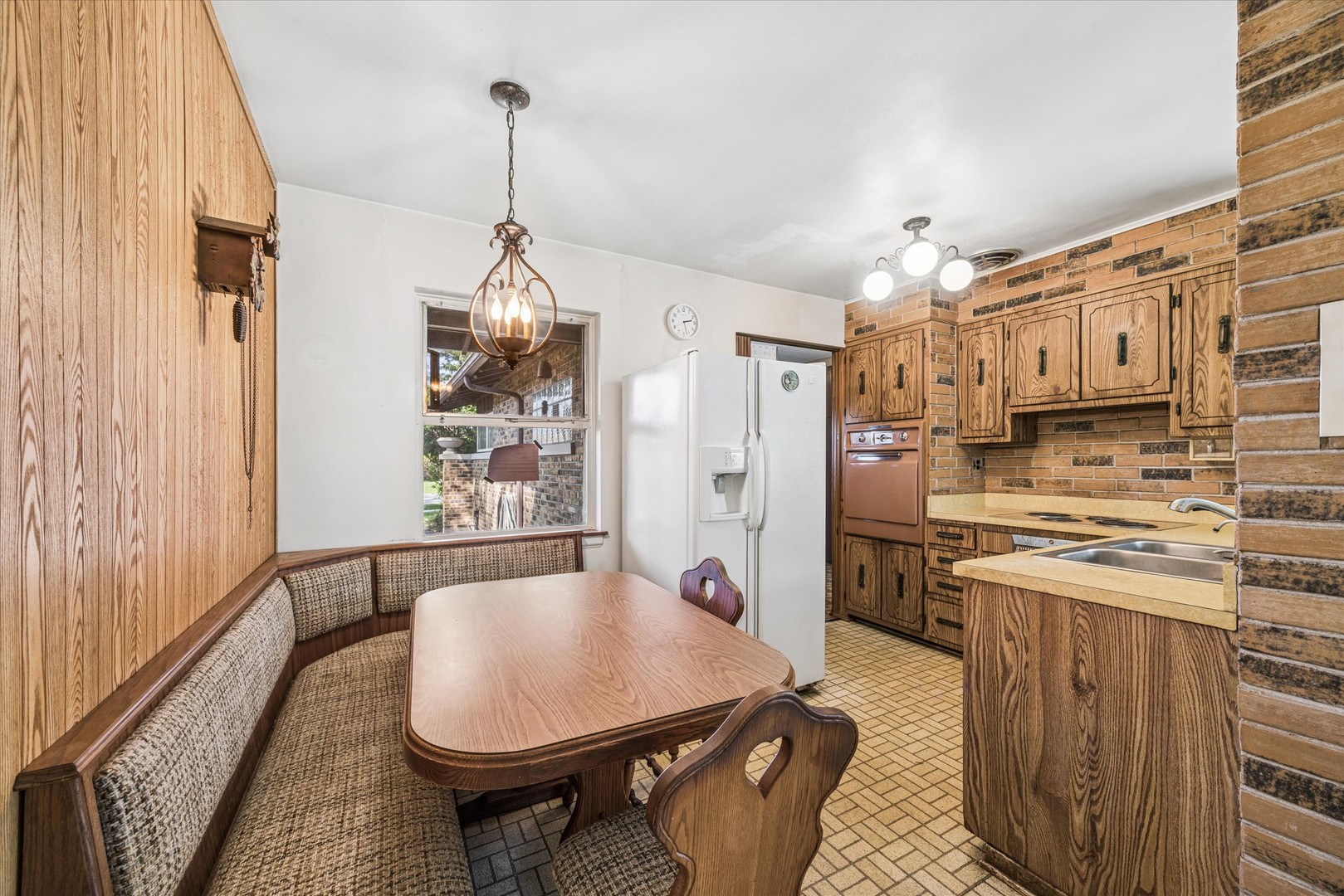 Brookfield, IL 60513