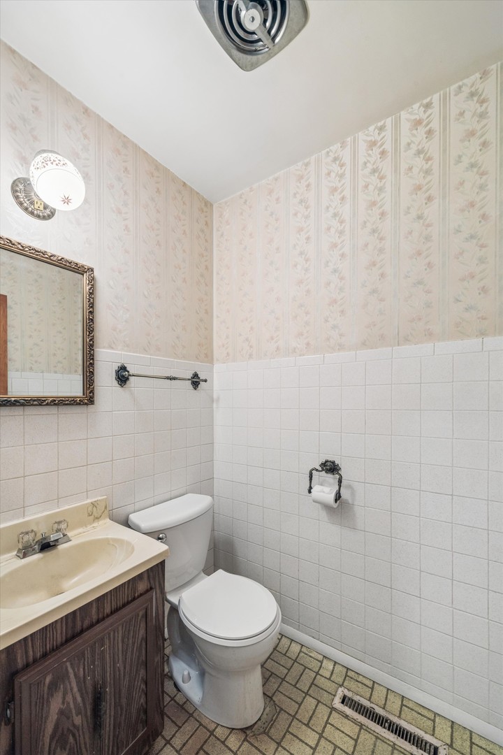 Brookfield, IL 60513