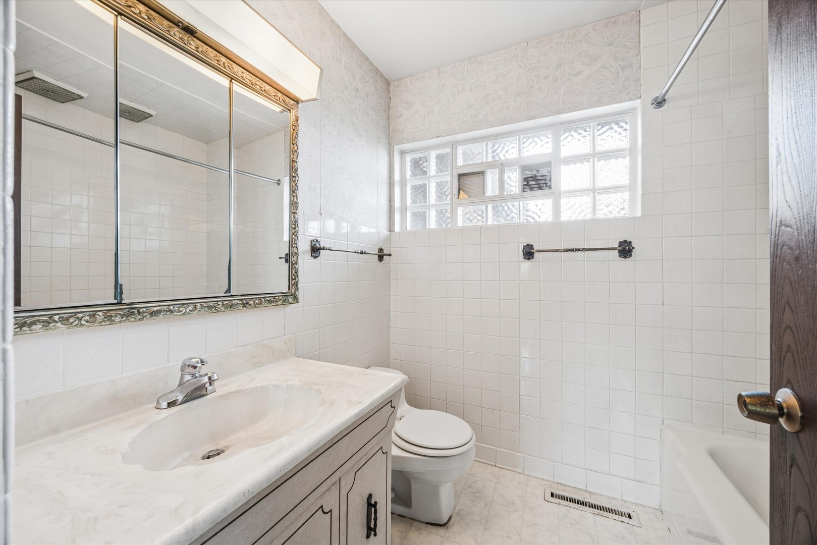 Brookfield, IL 60513