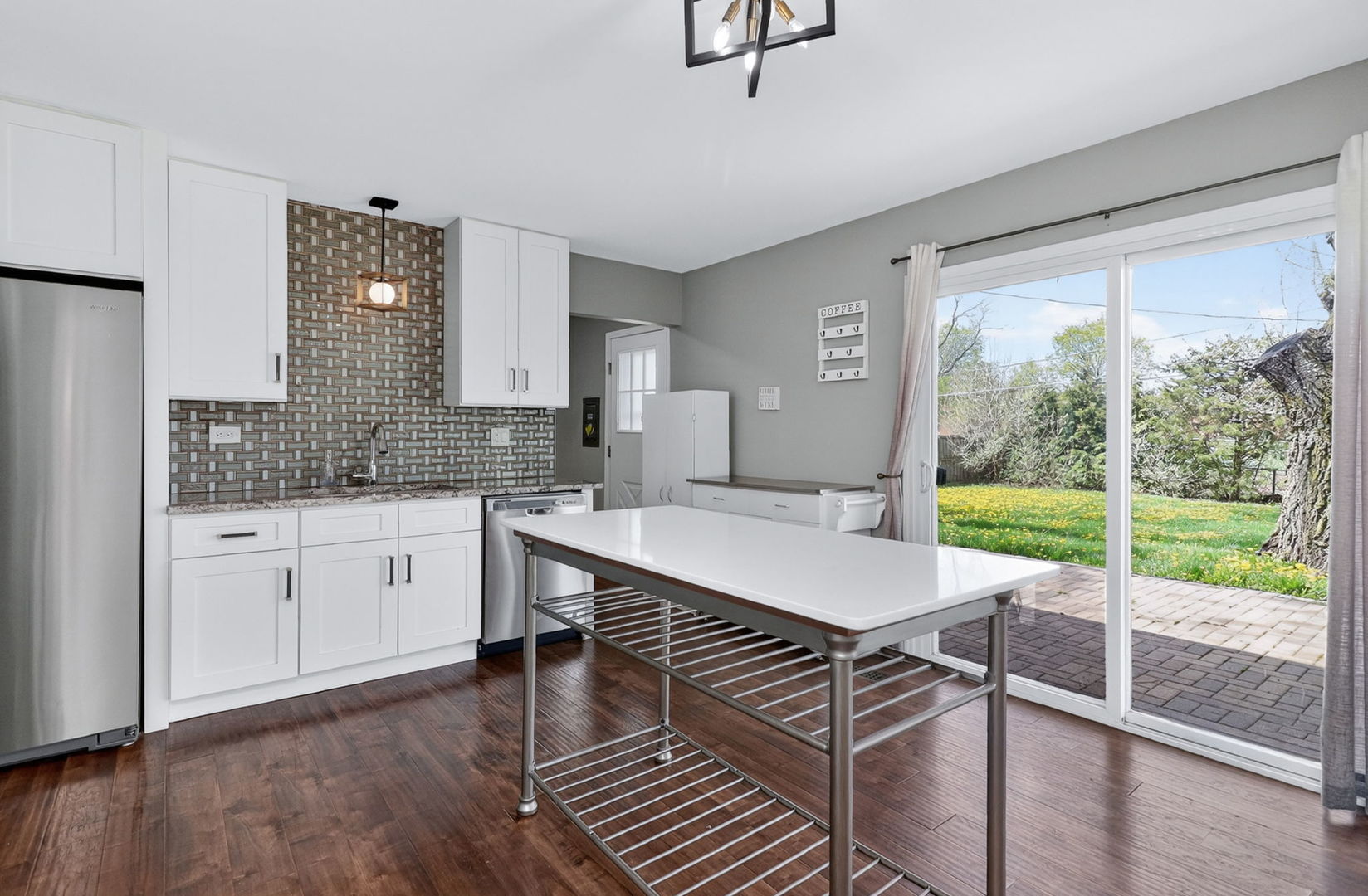 7662 Northway Drive, Hanover Park, IL 60133