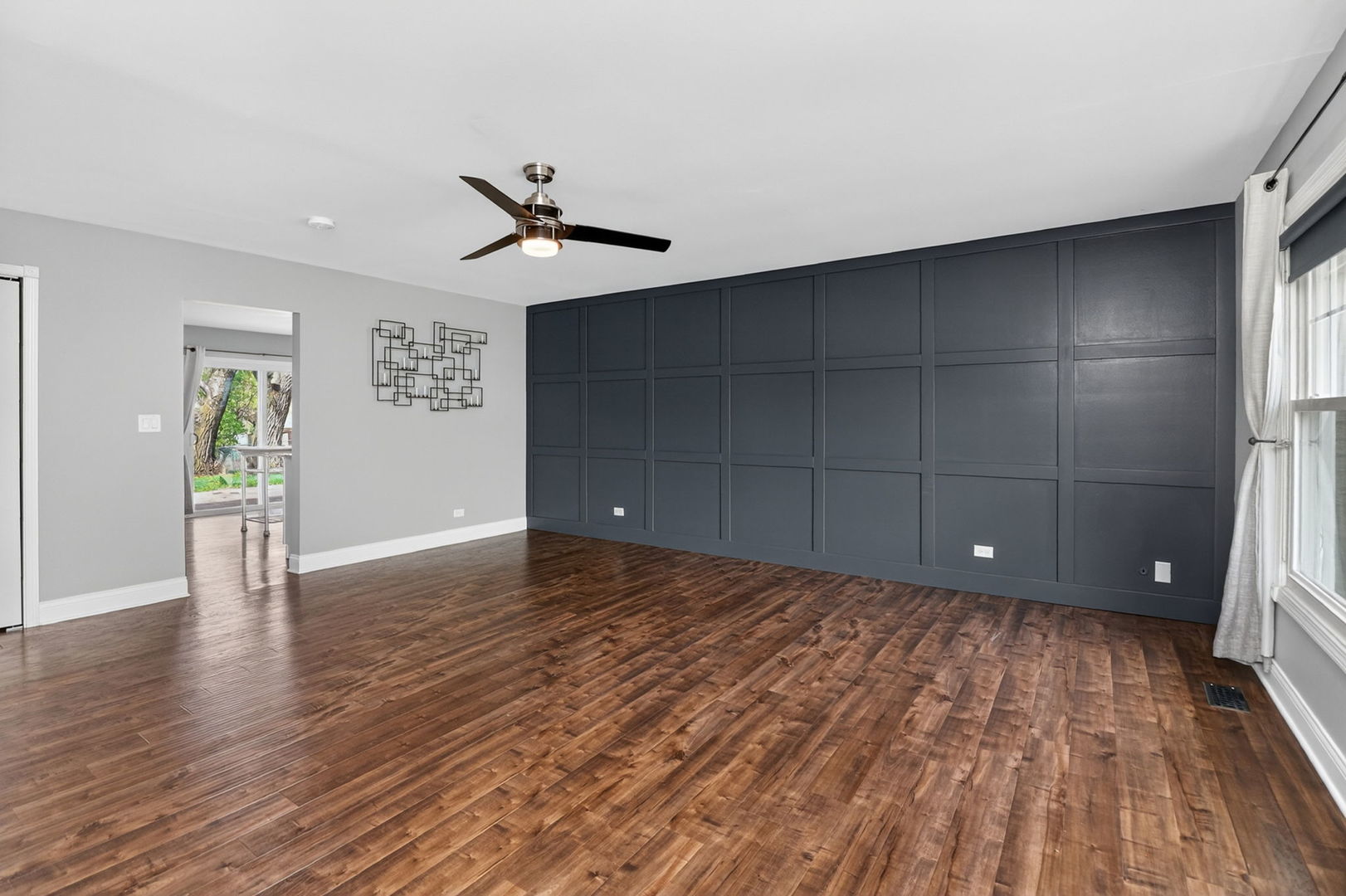 7662 Northway Drive, Hanover Park, IL 60133