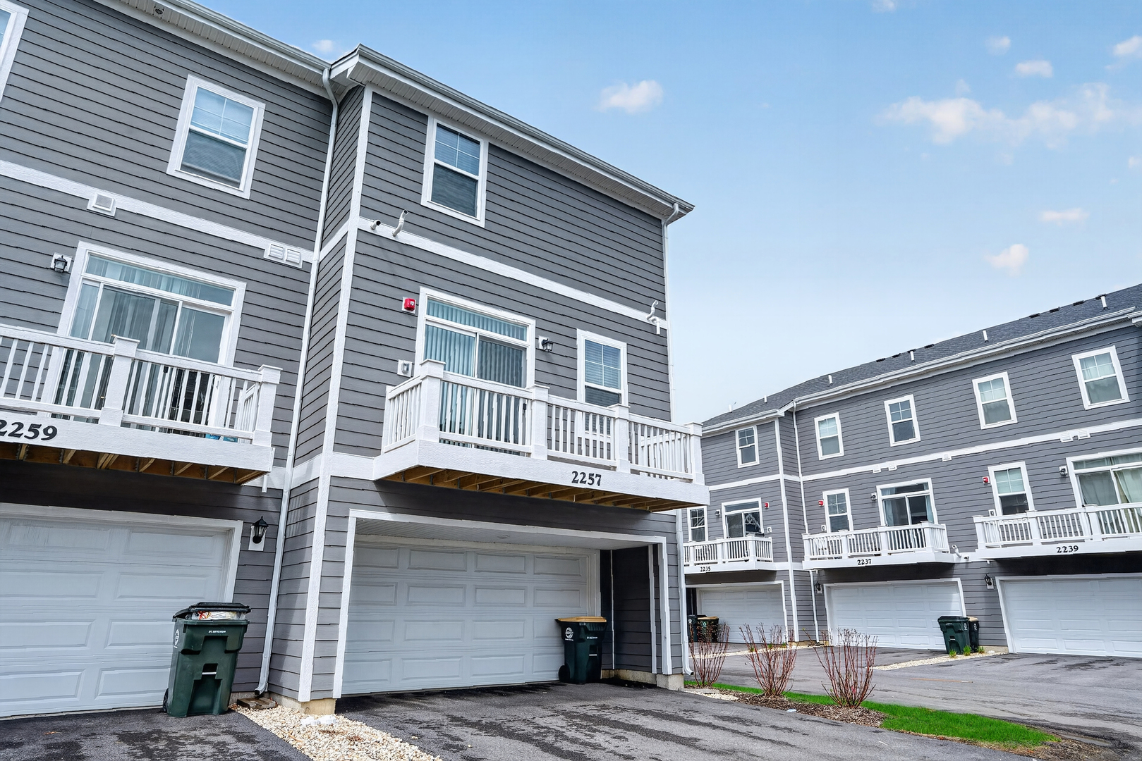 2257 Glacier Street, Mundelein, IL 60060