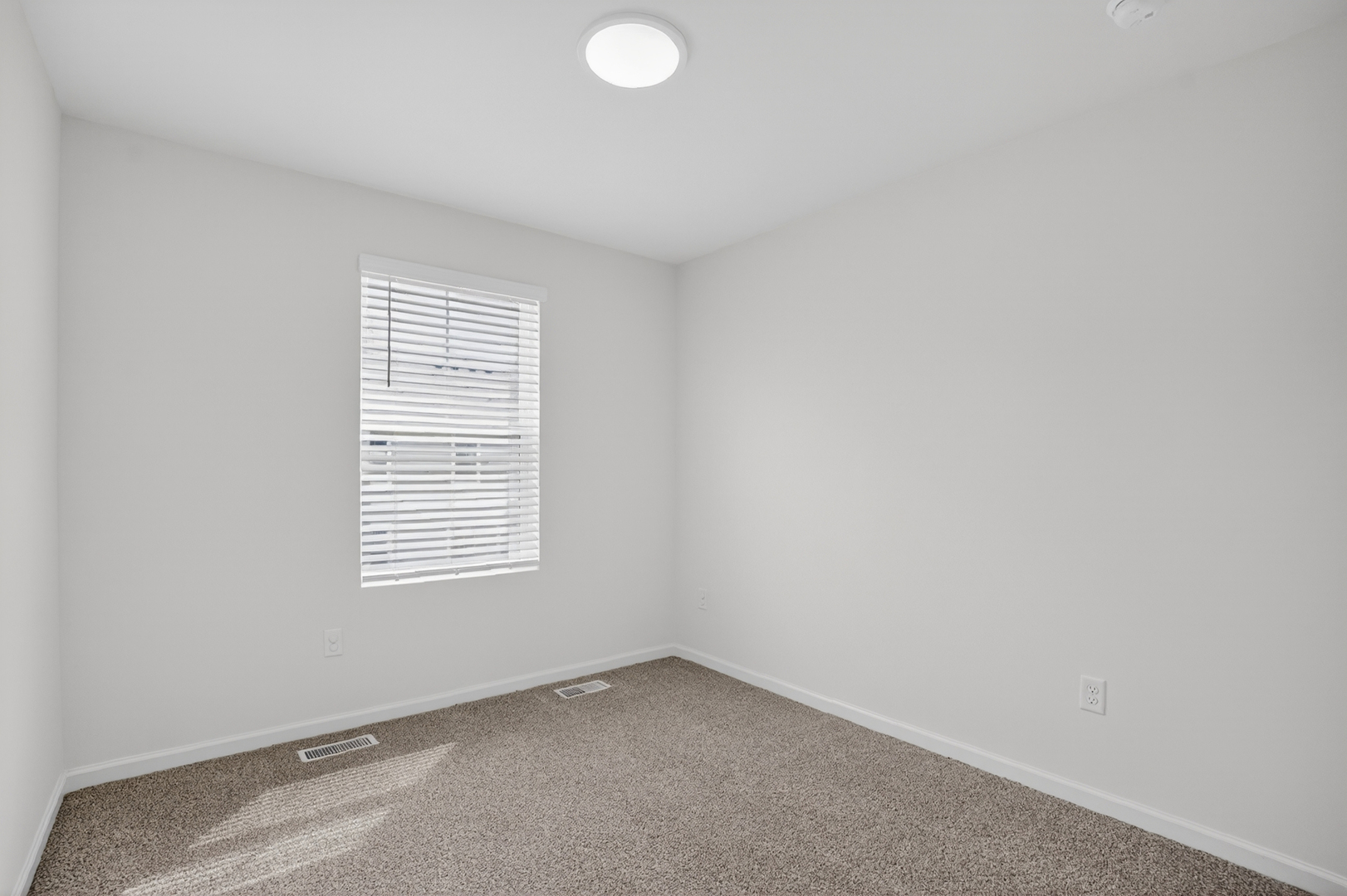 2257 Glacier Street, Mundelein, IL 60060