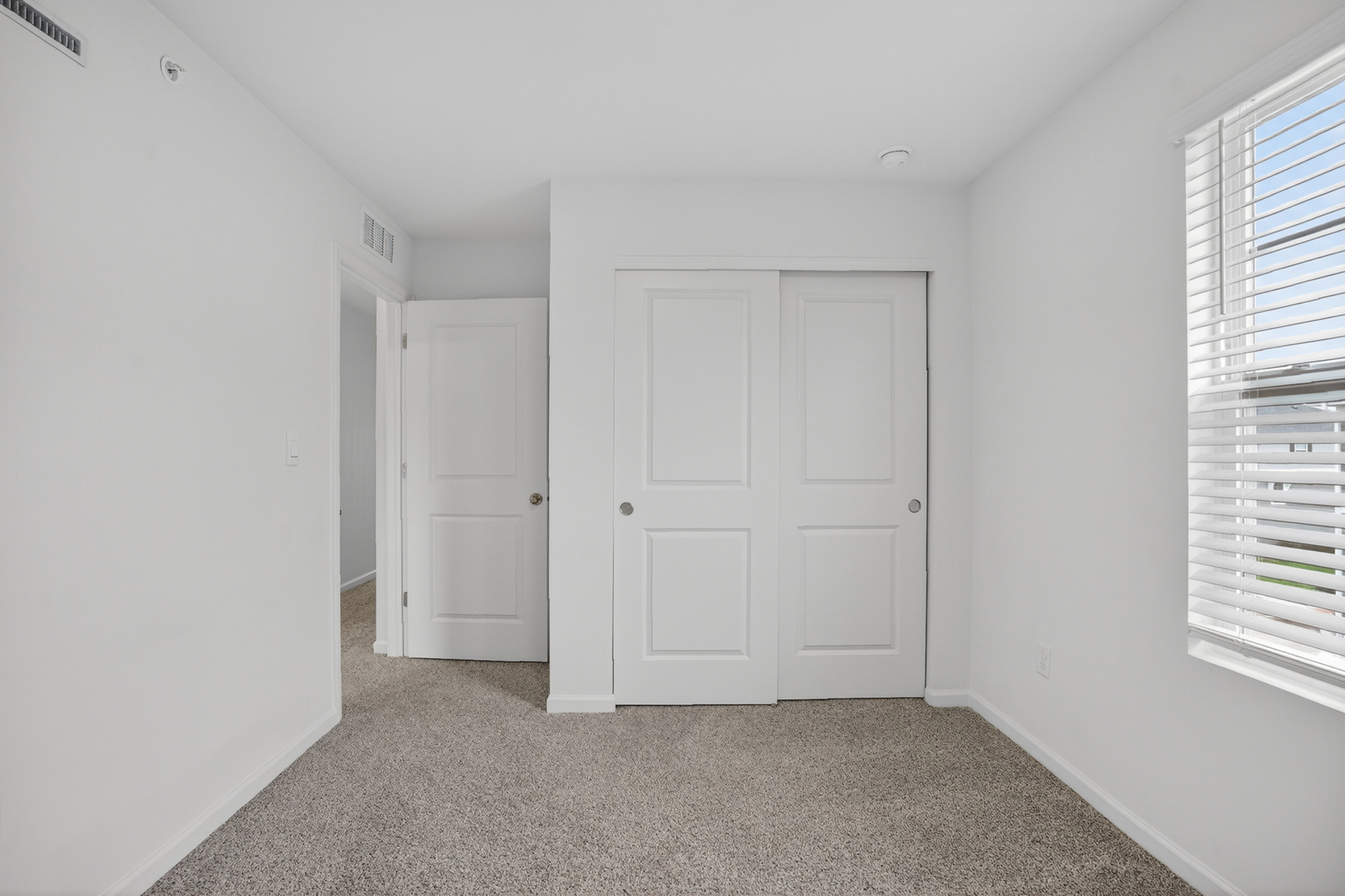 2257 Glacier Street, Mundelein, IL 60060