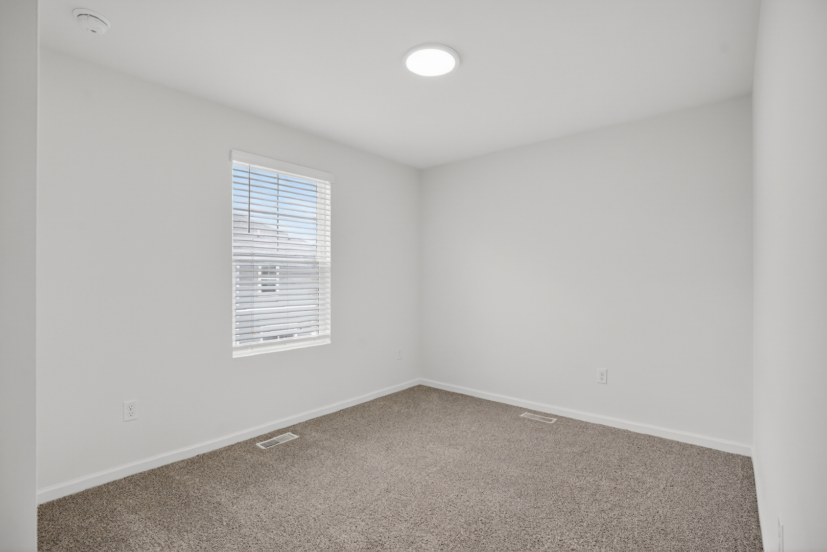 2257 Glacier Street, Mundelein, IL 60060