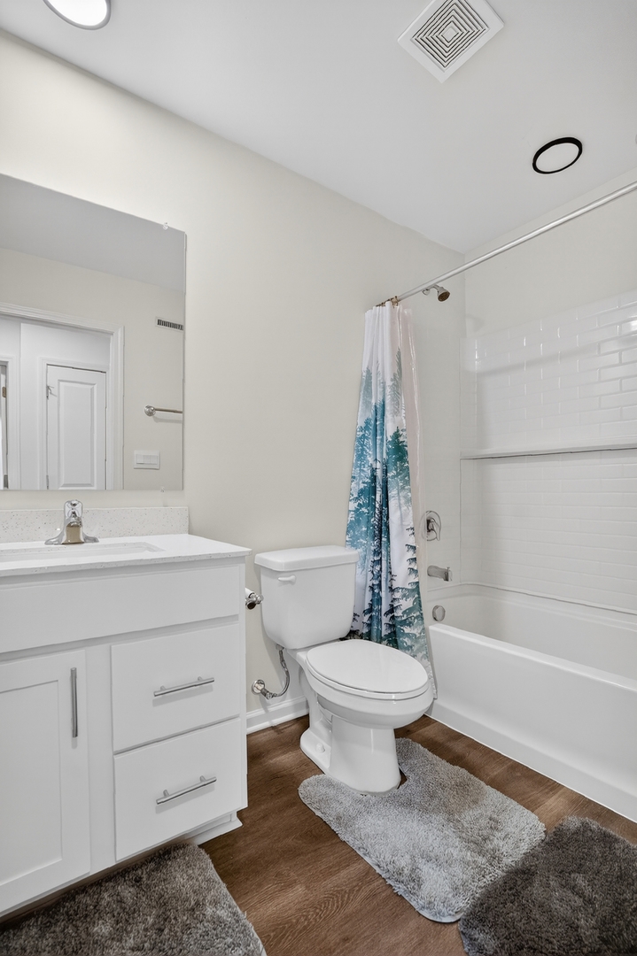 2257 Glacier Street, Mundelein, IL 60060