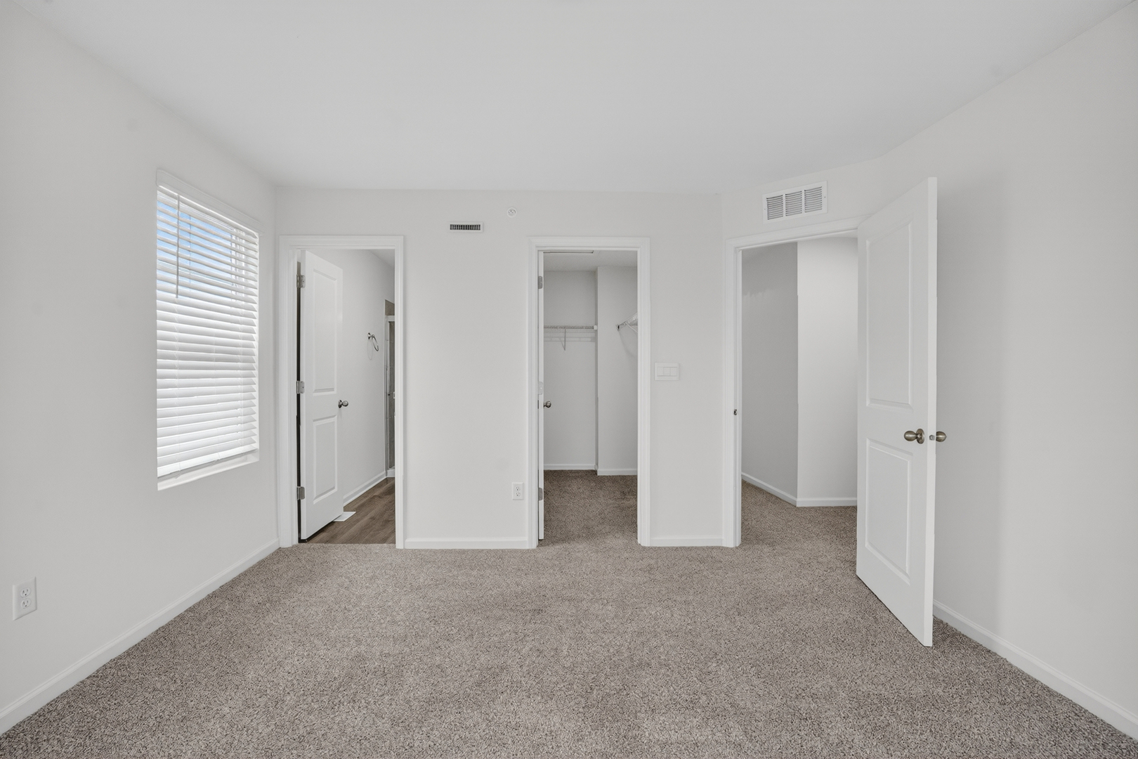 2257 Glacier Street, Mundelein, IL 60060