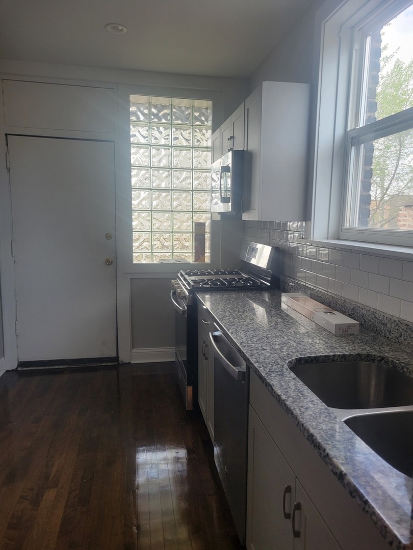 7918 S Essex Avenue #3, Chicago, IL 60617