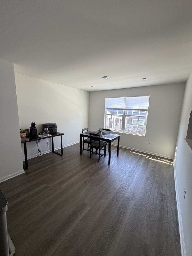 1555 Sequoia Way, Pingree Grove, IL 60140