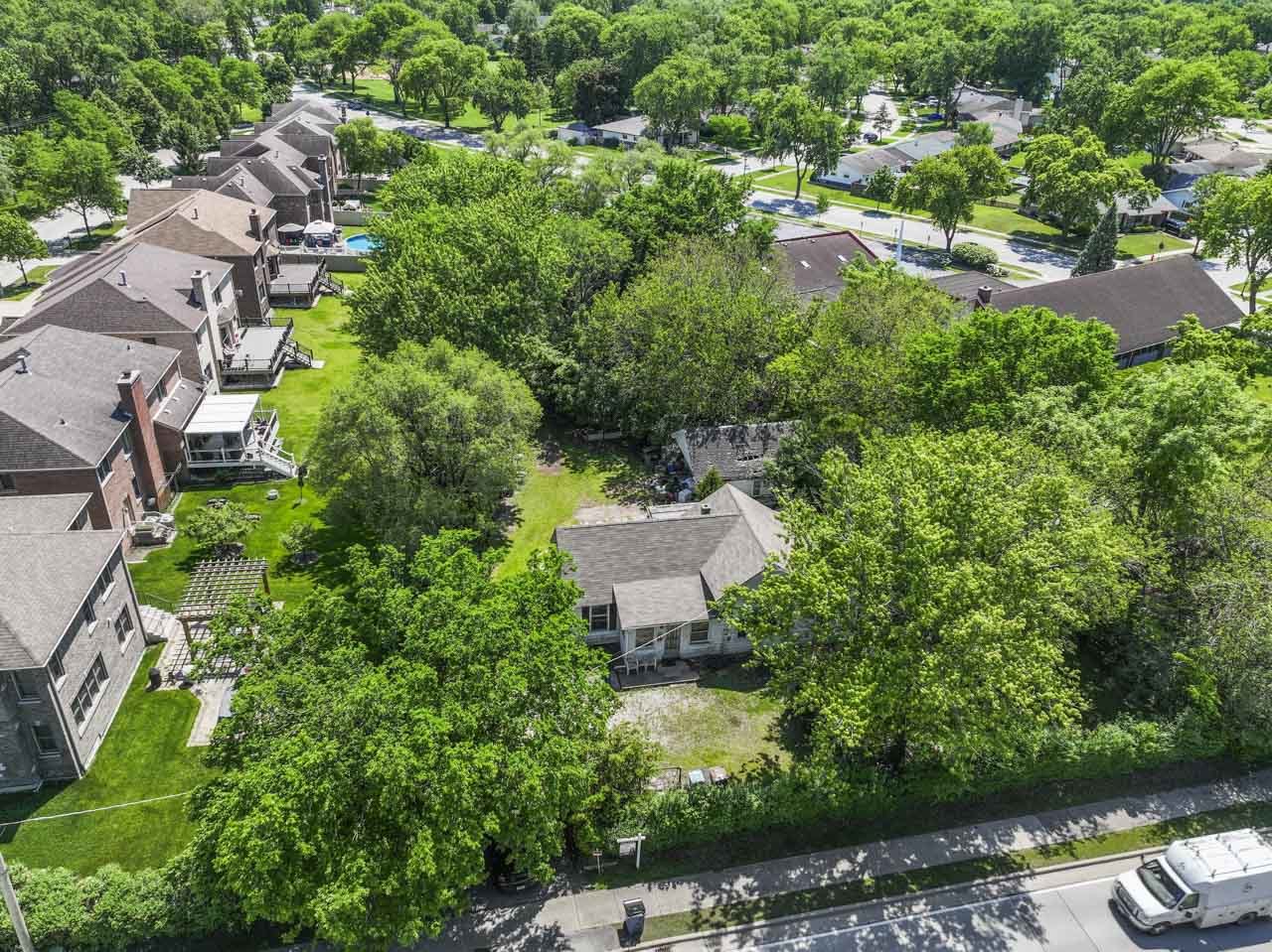 309 Landmeier Road, Elk Grove Village, IL 60007