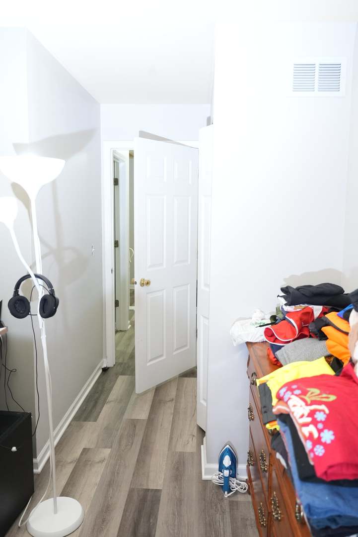 1704 Windward Avenue, Naperville, IL 60563