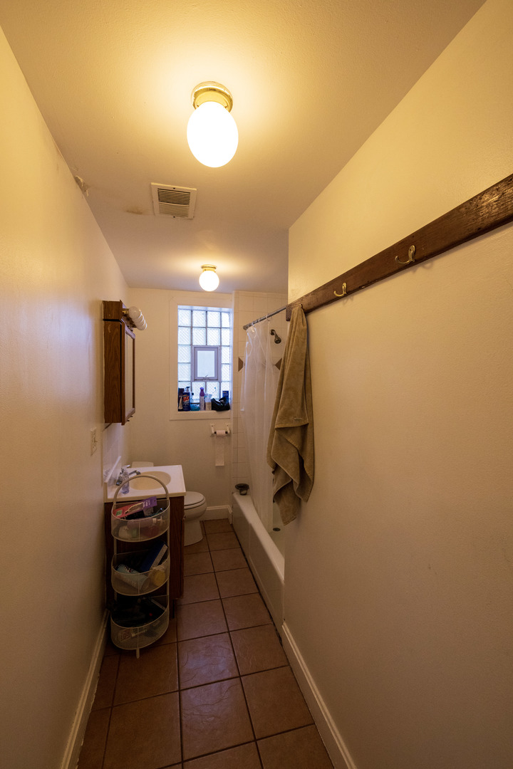 2648 N Francisco Avenue, Chicago, IL 60647