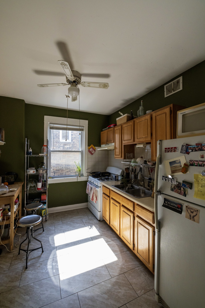 2648 N Francisco Avenue, Chicago, IL 60647