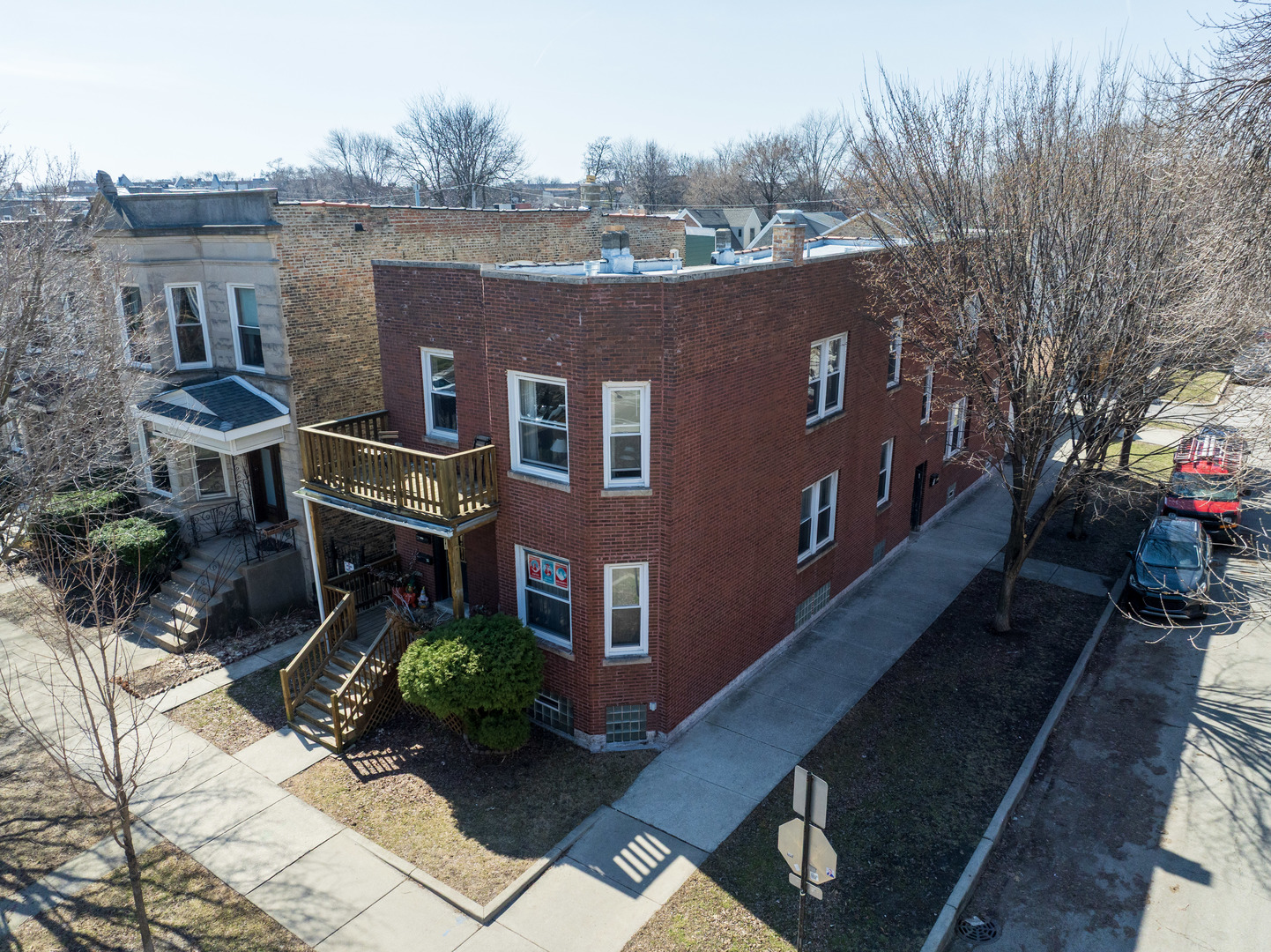 2648 N Francisco Avenue, Chicago, IL 60647
