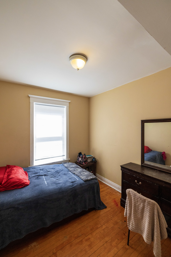 2648 N Francisco Avenue, Chicago, IL 60647