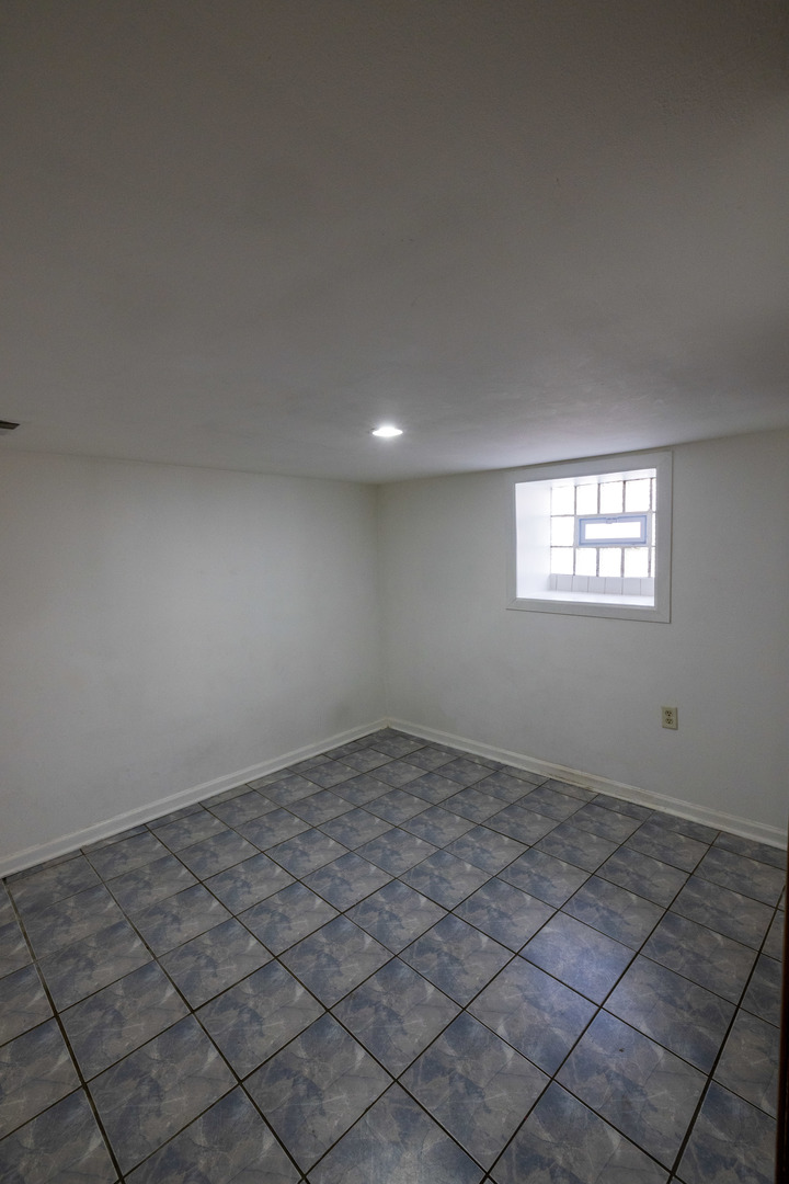 2648 N Francisco Avenue, Chicago, IL 60647