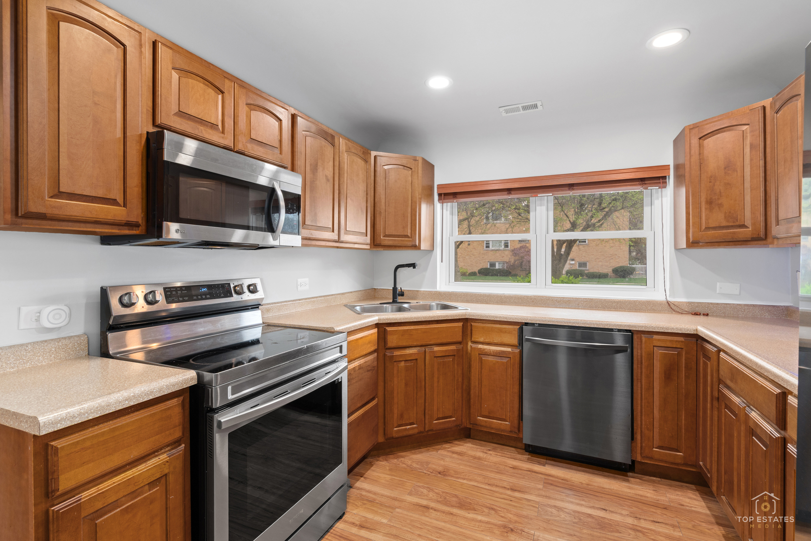 3850 W 93rd Street, Evergreen Park, IL 60805