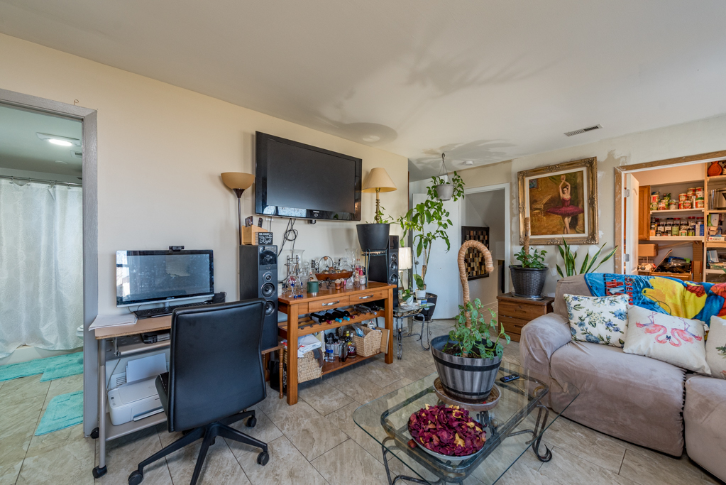 1230 Pheasant Run, Zion, IL 60099