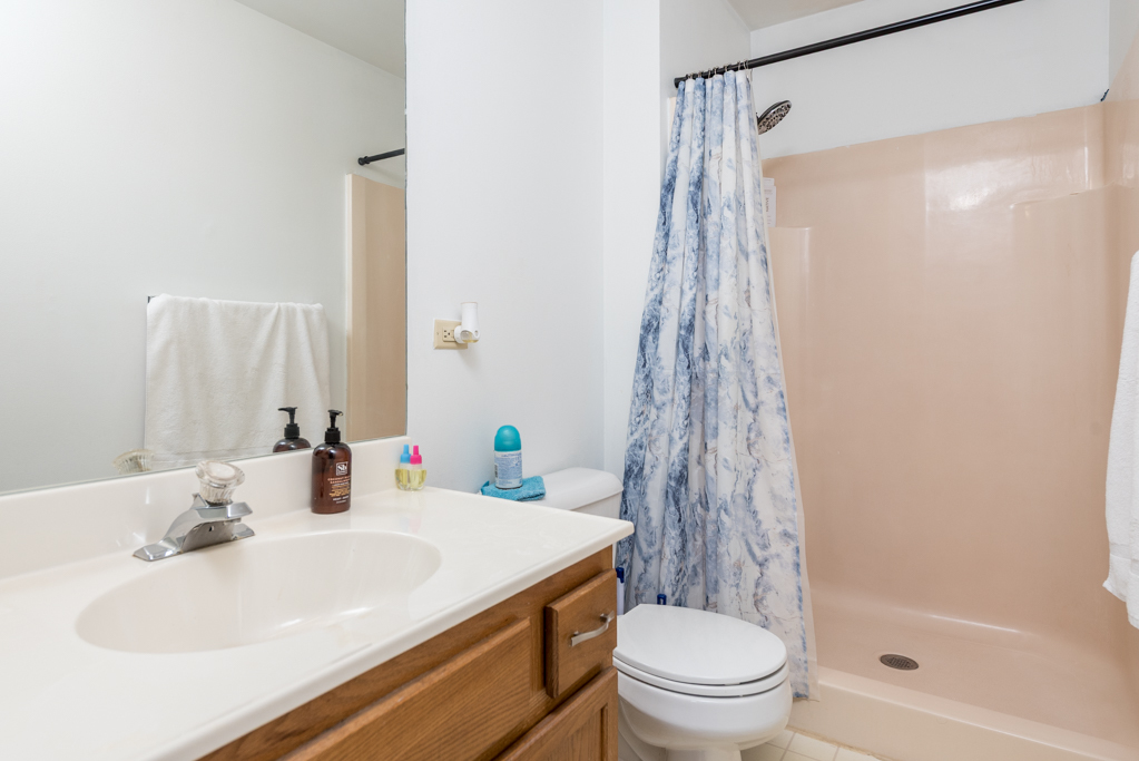 1230 Pheasant Run, Zion, IL 60099