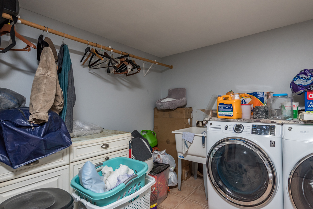 1230 Pheasant Run, Zion, IL 60099