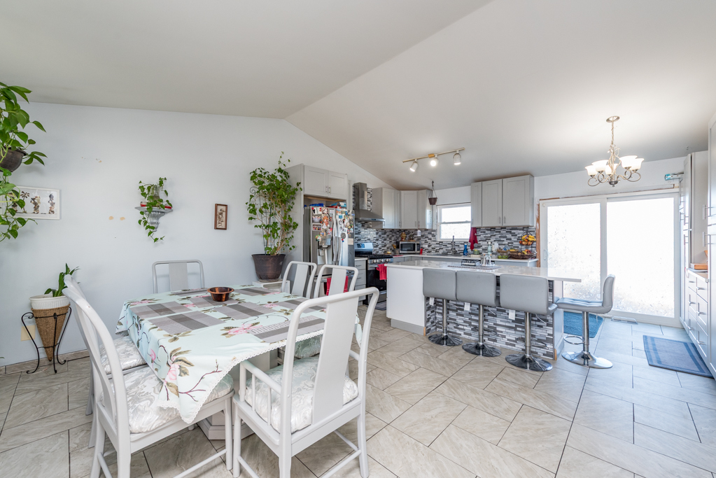 1230 Pheasant Run, Zion, IL 60099