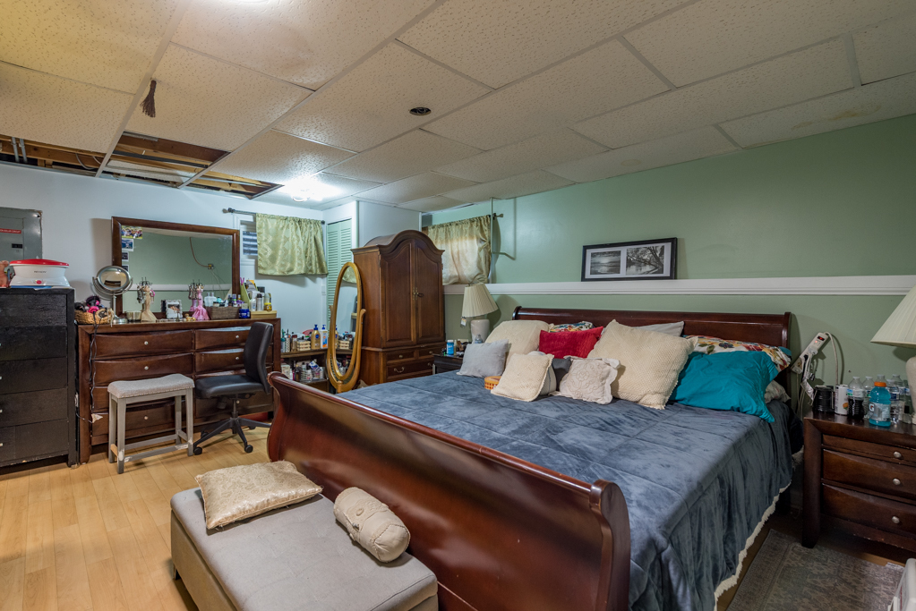 1230 Pheasant Run, Zion, IL 60099