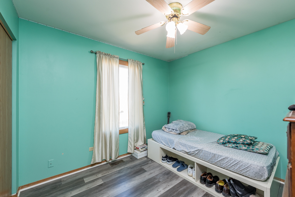 1230 Pheasant Run, Zion, IL 60099