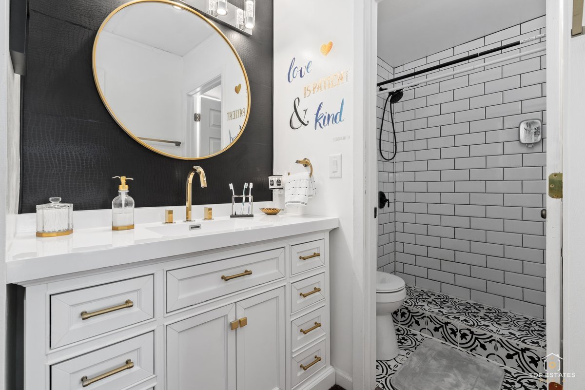 1209 Kenneth Circle, Elgin, IL 60120